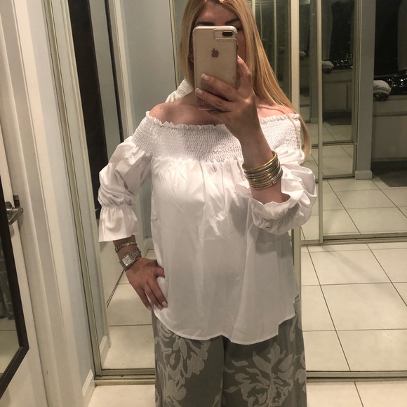 Tops - White off shoulder blouse with bow on back